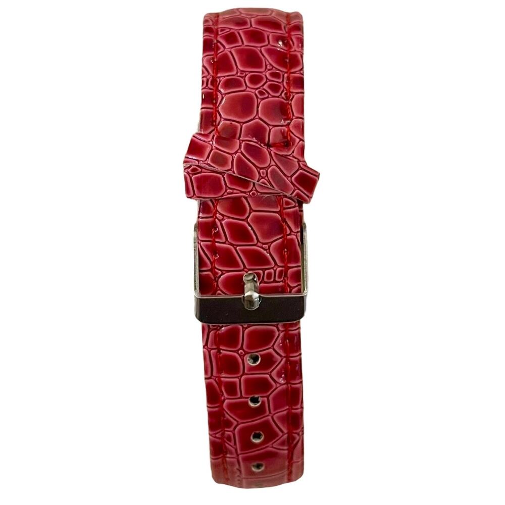 NEW CAY Women's Fashion Watch HOLLOWED FACE Triangular Dial RED FAUX LEATHER - Picture 2 of 4
